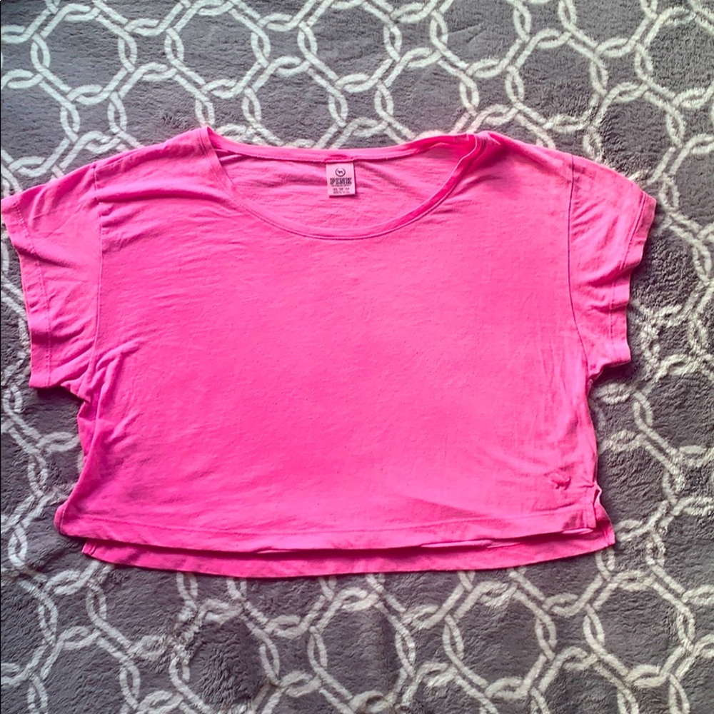 VS pink cropped t